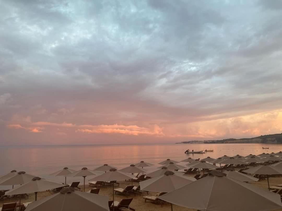 Peroulia Beach Houses Koróni Esterno foto